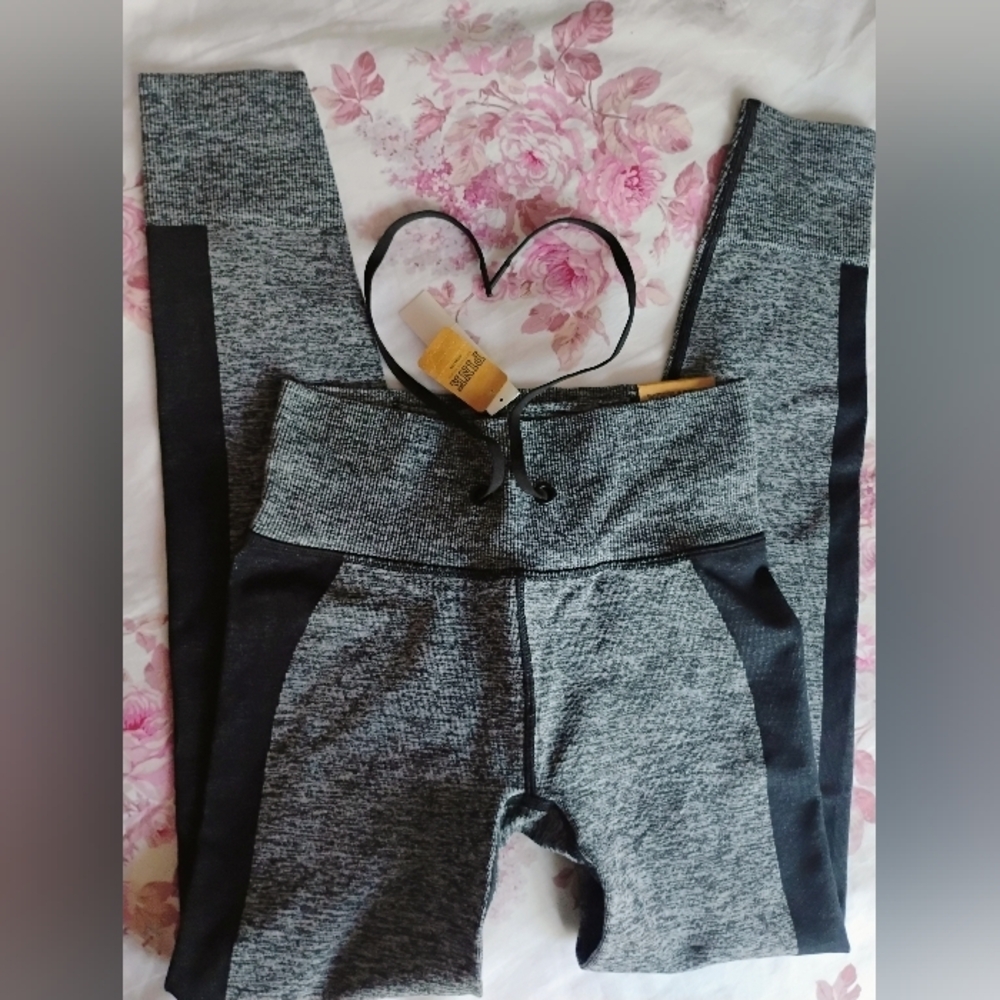 Victoria's Secret PINK Active Gray & Black Seamless Joggers SIZE X-SMALL 🆕 - Picture 3 of 12